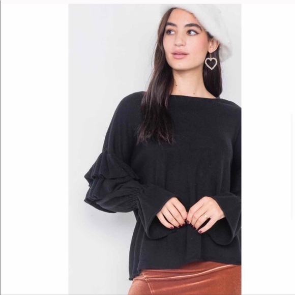 NWT Black Scoop Neck Tiered Long Sleeve Bell Sweater - Picture 4 of 5